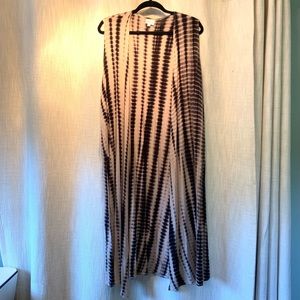 Great and Black tie-dye LuLaRoe Joy